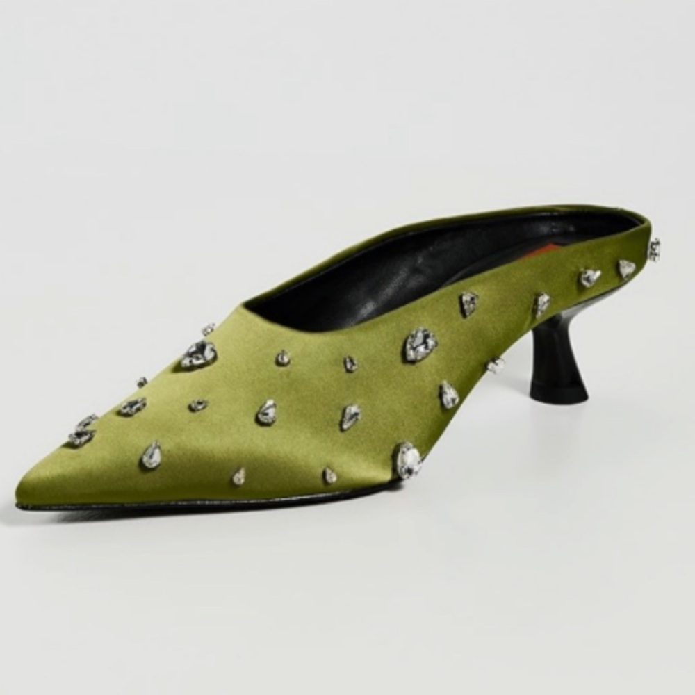 ISO SIMONMILLER
Teardrop Crystal Pointed Gala Mules